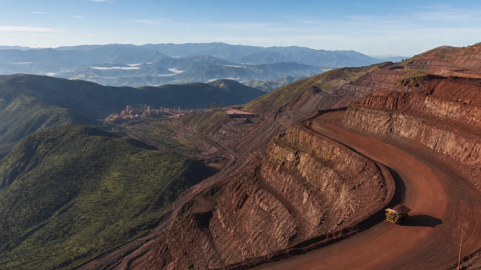 Operação mineral entre as montanhas de Minas Gerais
